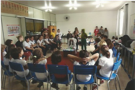 Apresenta&ccedil;&atilde;o teatral sobre uma Festa no C&eacute;u