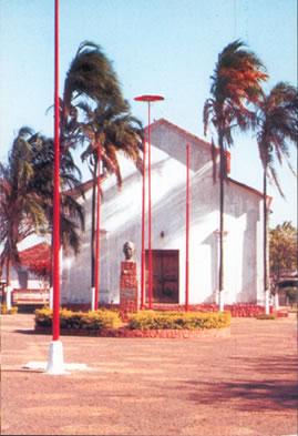 Capela da Nonna, que Portinari fez no jardim da sua casa, em Brodowski, para a av&oacute;   (Arquivo pessoal)