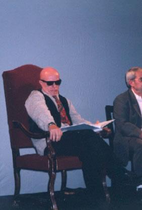 Ator do Berliner Ensemble representando o tirano em leitura dram&aacute;tica do livro, em 2002 (cr&eacute;dito: Arquivo Pessoal)